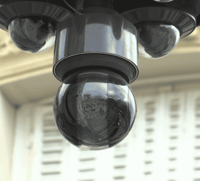 Une caméra de surveillance à Paris.