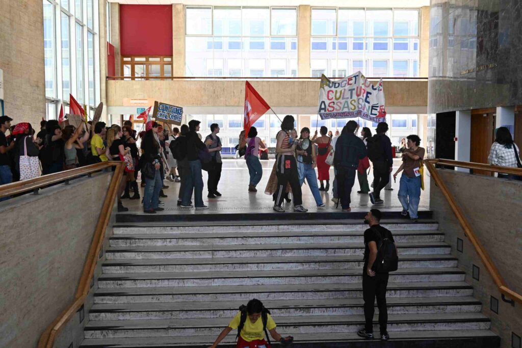 manifestation dans un bâtiment